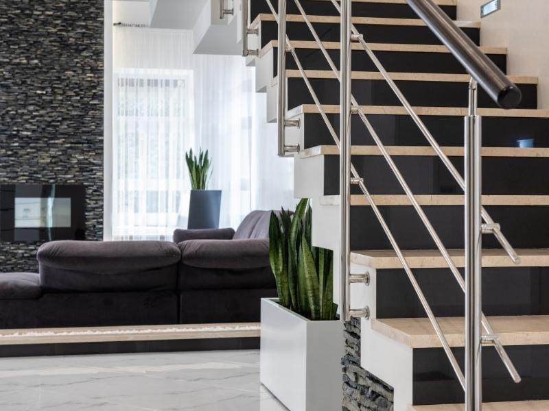 Staircase wall paint ideas with steel railings - Beautiful Homes